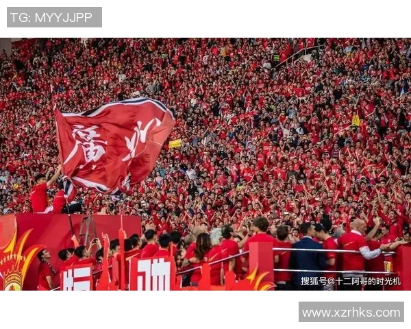 从小球场到国际舞台足球明星成长背后的艰辛与坚持 从小球场到国际舞台足球明星成长背后的艰辛与坚持